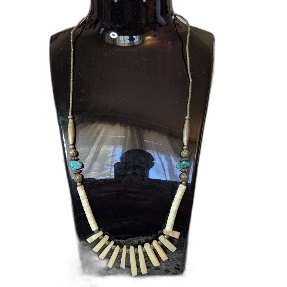 VTG Southwestern Mother of Pearl Spike Heishe Turquoise Accent Necklace